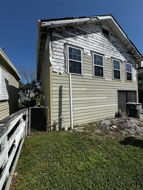 3122 Avenue N 1/2, Galveston, TX, 77550-6840 | Card Image