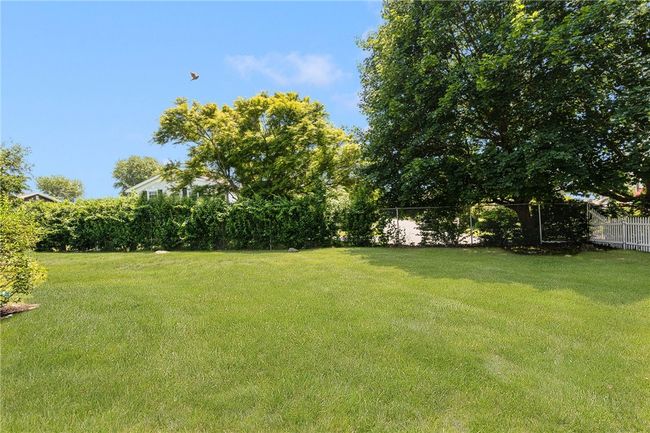 208 W View Rd, House other with 4 bedrooms, 3 bathrooms and 4 parking in Middletown RI | Image 38