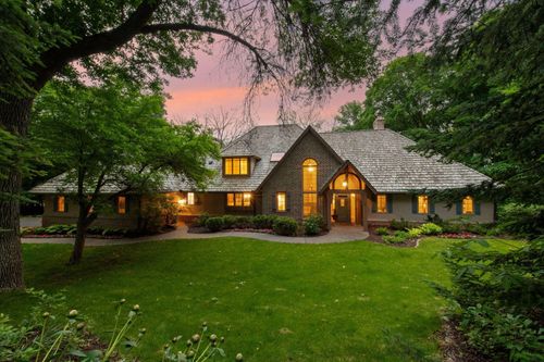 5705 Ridge Rd, Shorewood, MN, 55331-9147 | Card Image