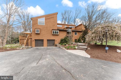 1038 Hopewell Rd, Downingtown, PA, 19335-1209 | Card Image