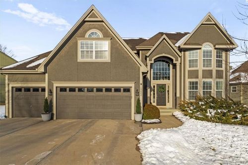 19402 209th Ter, Spring Hill, KS, 66083-7590 | Card Image