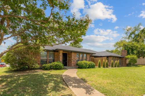 306 Bardfield Ave, Garland, TX, 75041-5112 | Card Image