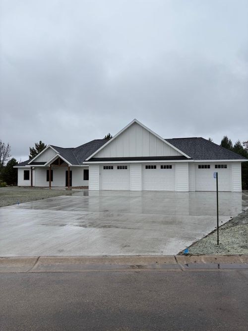 4466 Chainview Dr Nw, Alexandria, MN, 56308-7706 | Card Image