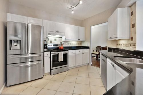 apt-109-3334 Peachtree Rd Ne, Atlanta, GA, 30326-6803 | Card Image