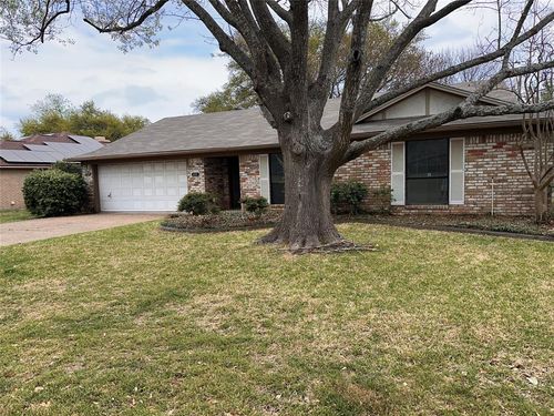 245 Fieldcrest Dr, Hewitt, TX, 76643-3856 | Card Image