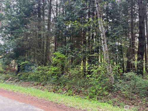318 Madrona Pl, Point Roberts, WA, 98281-9104 | Card Image