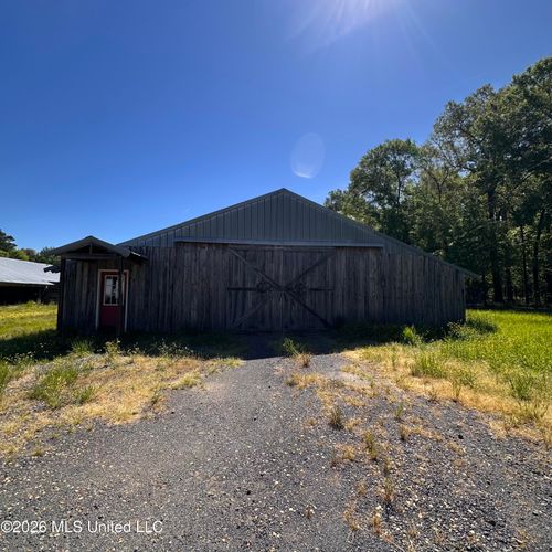 915 Hattie Wallace Rd, Morton, MS, 39117-9590 | Card Image