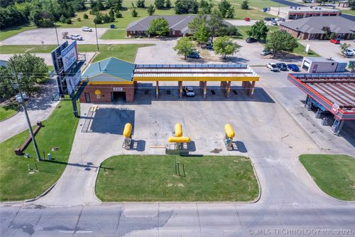 3003 Arlington St, Ada, OK, 74820-3002 | Card Image