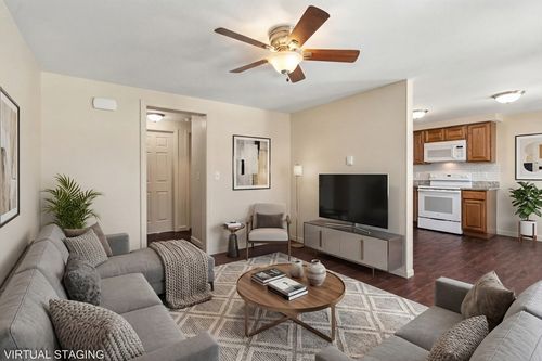 21 Agawam St, Lowell, MA, 01852-4751 | Card Image