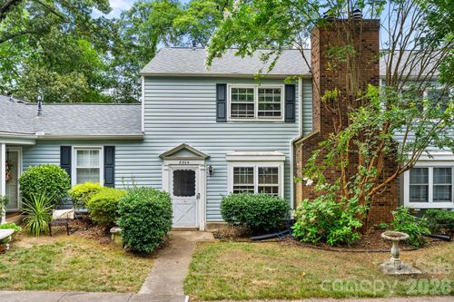 8504 Castle Pine Ct, Charlotte, NC, 28226-4693 | Card Image
