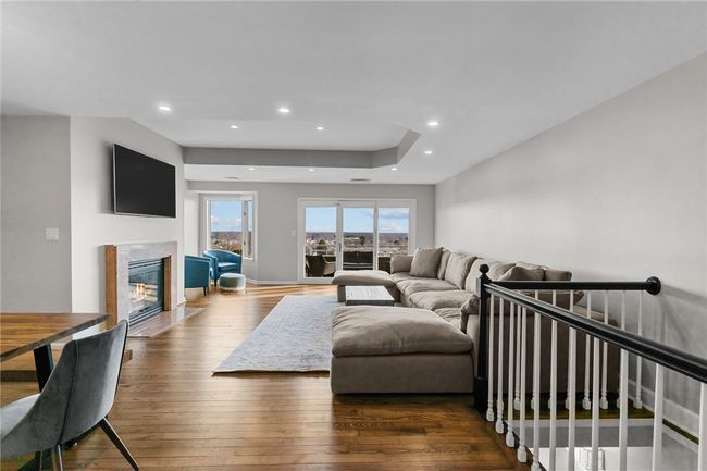 APT-5 - 400 Meshanticut Valley Pkwy, Condo with 2 bedrooms, 3 bathrooms and 2 parking in Cranston RI | Image 10