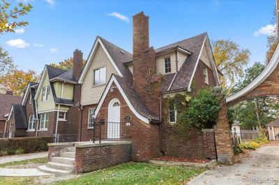 5069 Yorkshire Road, Home with 4 bedrooms, 2 bathrooms and null parking in Detroit MI | Image 2