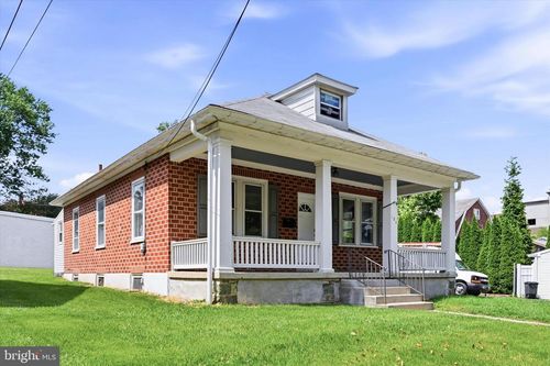 121 Sharpless St, WEST CHESTER, PA, 19382-3620 | Card Image