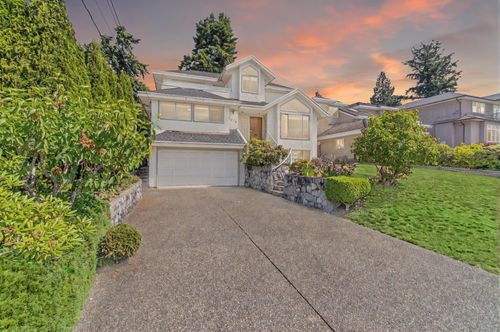 5275 Mckee St, Burnaby, BC, V5J2T7 | Card Image