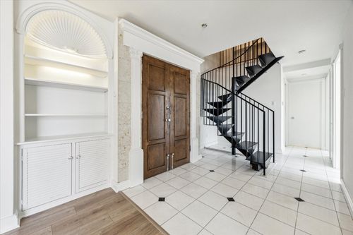 apt-15a-1801 Lavaca St, Austin, TX, 78701-1332 | Card Image
