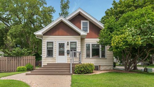 702 Monongalia Ave Sw, Willmar, MN, 56201-3167 | Card Image