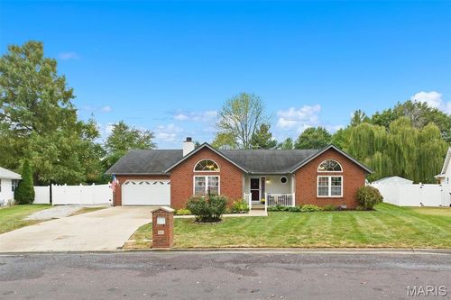 939 Dere Bere Dr, Mascoutah, IL, 62258-1339 | Card Image