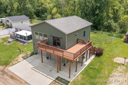 1034 Thompson Dr, Stanton, MI, 48888-9382 | Card Image