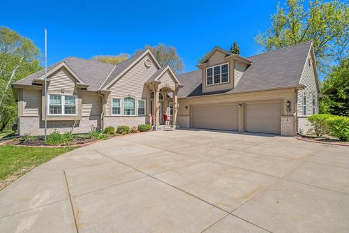 11034 W Bradley Road W, Milwaukee, WI, 53224 | Card Image