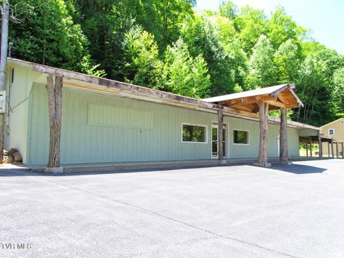 7480 Highway 19 E, Roan Mountain, TN, 37687-3353 | Card Image