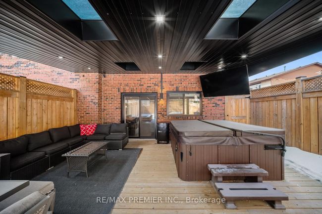 122 Robert Hicks Dr, House attached with 6 bedrooms, 5 bathrooms and 2 parking in North York ON | Image 33