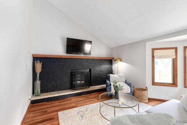 Family Room. | Image 17