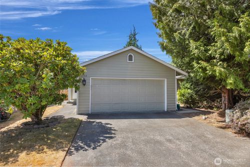17732 27th Ave Ne, Marysville, WA, 98271-4765 | Card Image