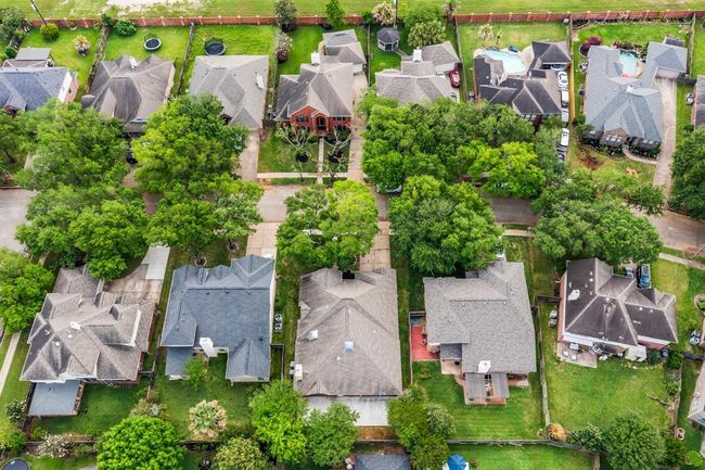 1030 Evandale Ln, House other with 4 bedrooms, 2 bathrooms and 2 parking in Sugar Land TX | Image 34