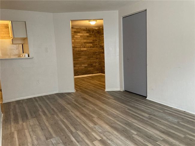 206 - 200 Kellywood Mnr, Condo with 1 bedrooms, 1 bathrooms and null parking in New Kensington PA | Image 5