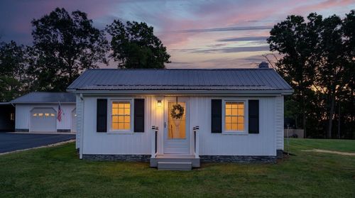 414 Massanutten Ave, SHENANDOAH, VA, 22849 | Card Image