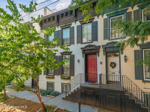 8 Front St, Schenectady, NY, 12305-1313 | Card Image