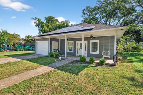 620 Throckmorton St, Gainesville, TX, 76240-3208 | Card Image