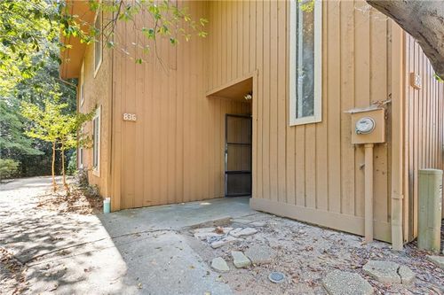 836 Lake Hollow Blvd Sw, Marietta, GA, 30064-3947 | Card Image