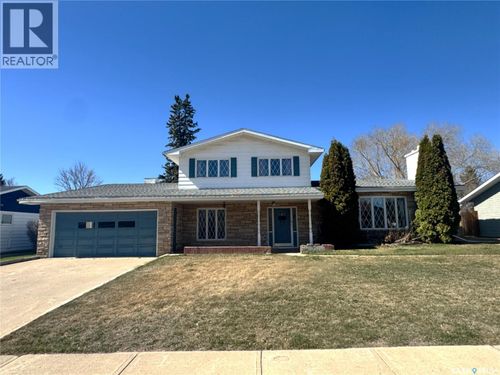 503 7th Ave W, Biggar, SK, S0K0M0 | Card Image