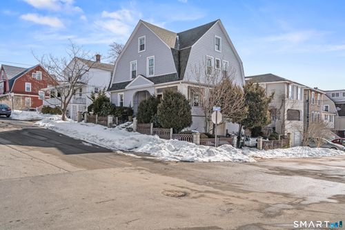 94 Neptune Ave, New London, CT, 06320-2835 | Card Image