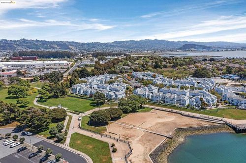 408 Commodore Dr, Richmond, CA, 94804-4582 | Card Image