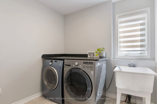 173 W Oak Trail, House attached with 3 bedrooms, 3 bathrooms and 1 parking in Kitchener ON | Image 24