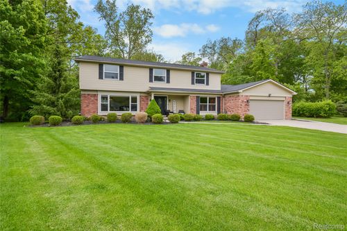 26060 Hidden Ln, Grosse Ile, MI, 48138-1826 | Card Image