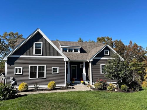 22 Sunrise Cir, Auburn, NH, 03032-3993 | Card Image