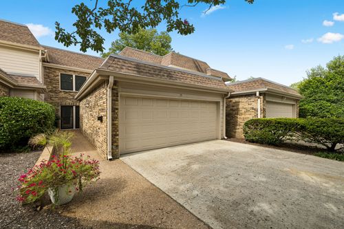 15-401 Bowling Ave, Nashville, TN, 37205-5103 | Card Image