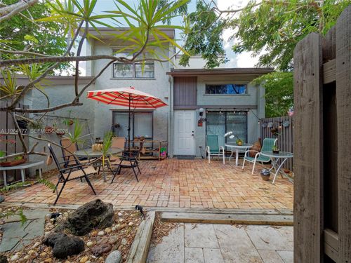 11040 Sw 112th Ave, Miami, FL, 33176-3215 | Card Image
