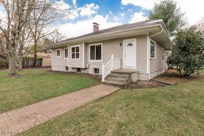 309 Miles Road, House other with 3 bedrooms, 1 bathrooms and null parking in Chagrin Falls OH | Image 2