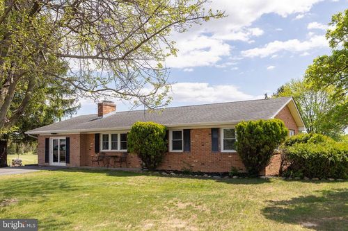 100 Virginia Dr, STEPHENS CITY, VA, 22655-3301 | Card Image