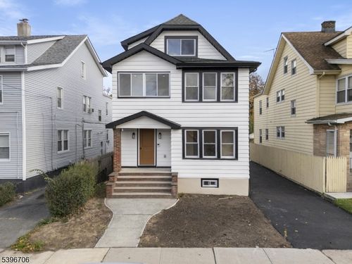 2-218 Ampere Pkwy, Bloomfield, NJ, 07003-5925 | Card Image