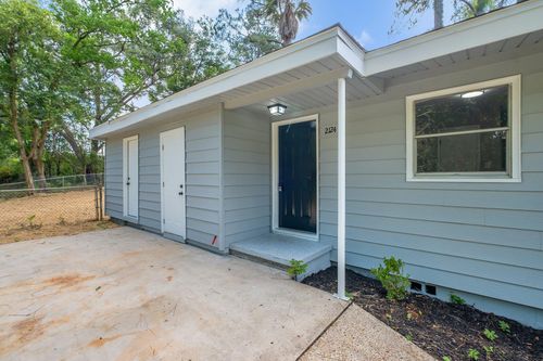 2124 Berkshire Dr, TALLAHASSEE, FL, 32304-3954 | Card Image