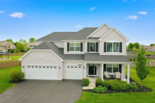 6828 Galway Dr, McHenry, IL, 60050-8603 | Card Image