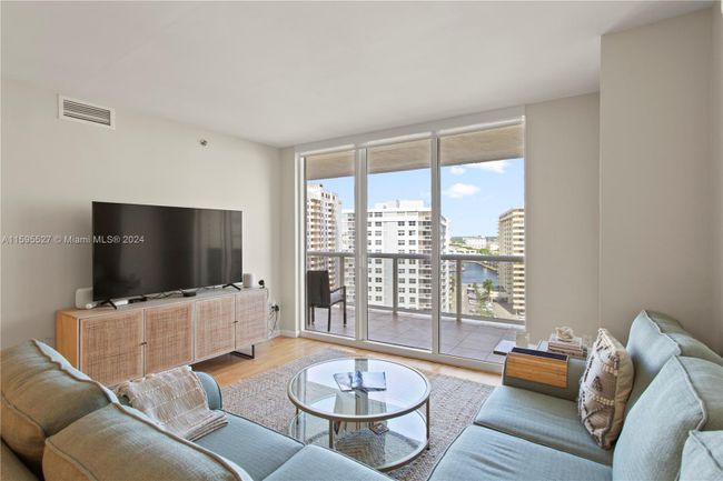 1207 - 1850 S Ocean Dr, Condo with 3 bedrooms, 3 bathrooms and null parking in Hallandale Beach FL | Image 2