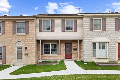 93-580 Eyer Dr, Pickering, ON, L1W3B7 | Card Image