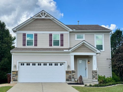 7448 Locust View Ln, Colerain Twp, OH, 45239-5252 | Card Image