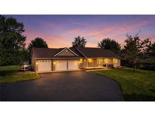 545 Kreuziger Rd, Roberts, WI, 54023-8350 | Card Image